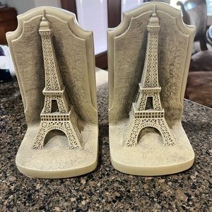 Book ends with Eiffel Tower